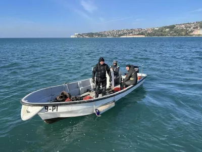 Čiščenje morskih travnikov F Zavod You Sea