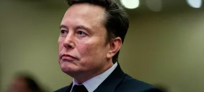 FILE PHOTO: Tesla CEO and X owner Elon Musk listens as US President-elect Donald Trump speaks during a meeting with House Republicans at the Hyatt Regency hotel in Washington, DC, U.S. on November 13, 2024. ALLISON ROBBERT/Pool via REUTERS/File Photo / Foto: Allison Robbert