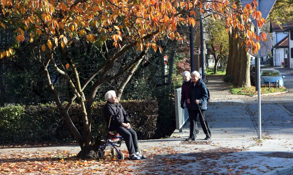 04.11.2024 - simbolična fotografija - upokojenci, pokojninaFoto. Tomaž Skale