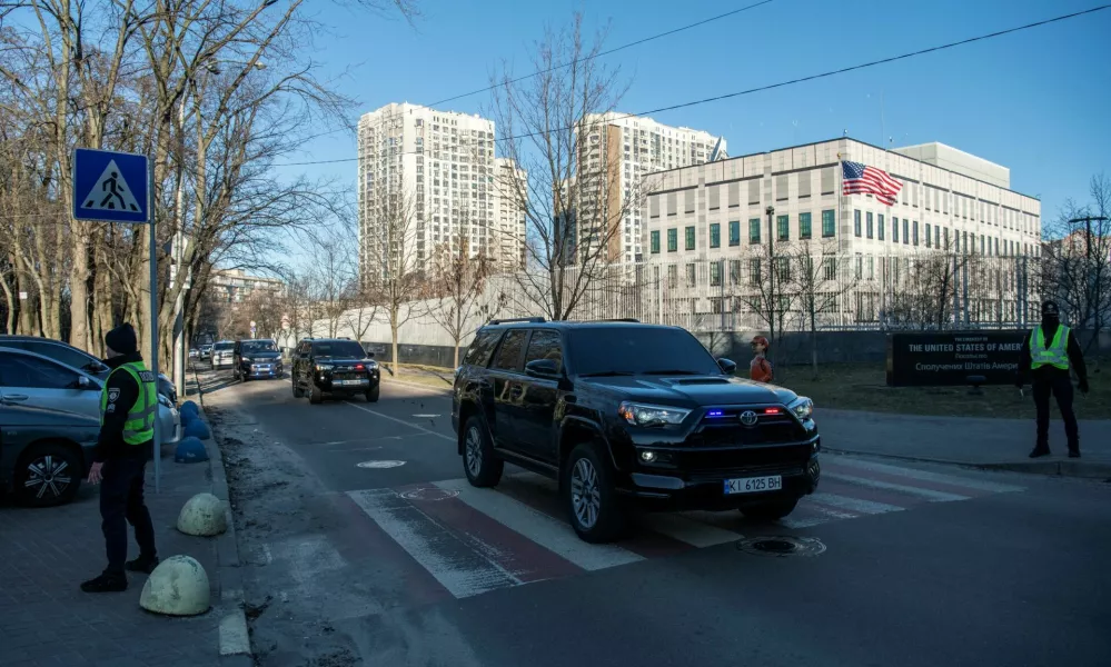 FILE PHOTO: A view shows the U.S. embassy, amid Russia's attack on Ukraine, in Kyiv, Ukraine February 20, 2023. REUTERS/Vladyslav Musiienko/File Photo