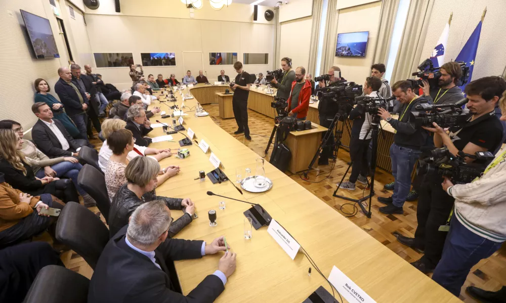 15.11.2024 - podpis Dogovora o prenovi sistema plač in novih uvrstitvah delovnih mest ter nazivov v plačne razrede v javnem sektorju, Kolektivne pogodbe za javni sektorFOTO: LUKA CJUHA