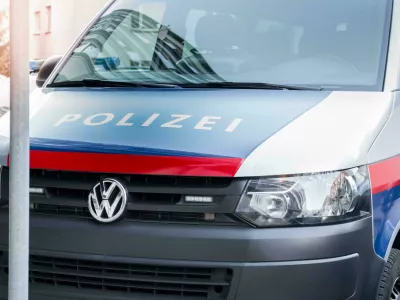 KG56D2 New Austrian Federal Police Van parked, Vienna Austria, 2.11.2017 Foto: Reuters/Alamy