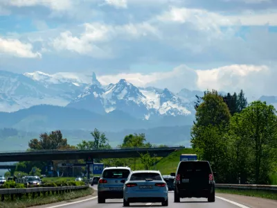 Na referendumu so glasovali o šestih avtocestnih projektih, ki naj bi se izvedli na približno 40 kilometrih od skupno 1549 kilometrov avtocest. Foto: Reuters