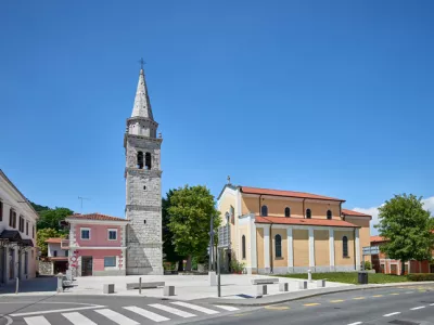 Nov TIC Sežana je svoj prostor našla v roza hiši na Trgu svobode. F TIC Sežana