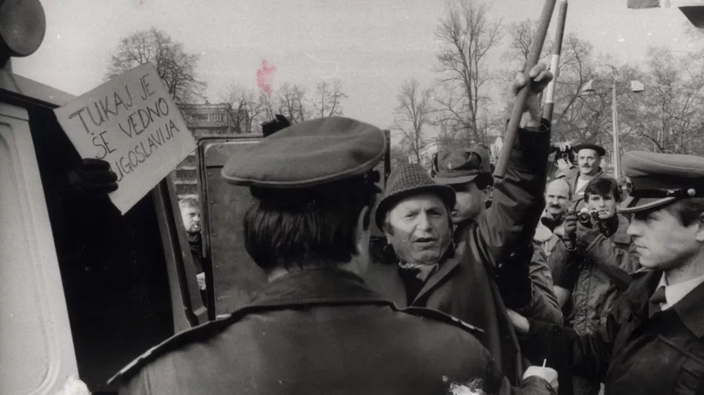 - Miting resnice - 1. december1989 Ljubljana božur milica