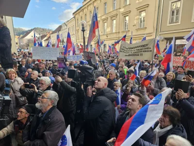 Celje.Zborovanje v podporo predsedniku SDS Janezu Jansi.Foto:STA