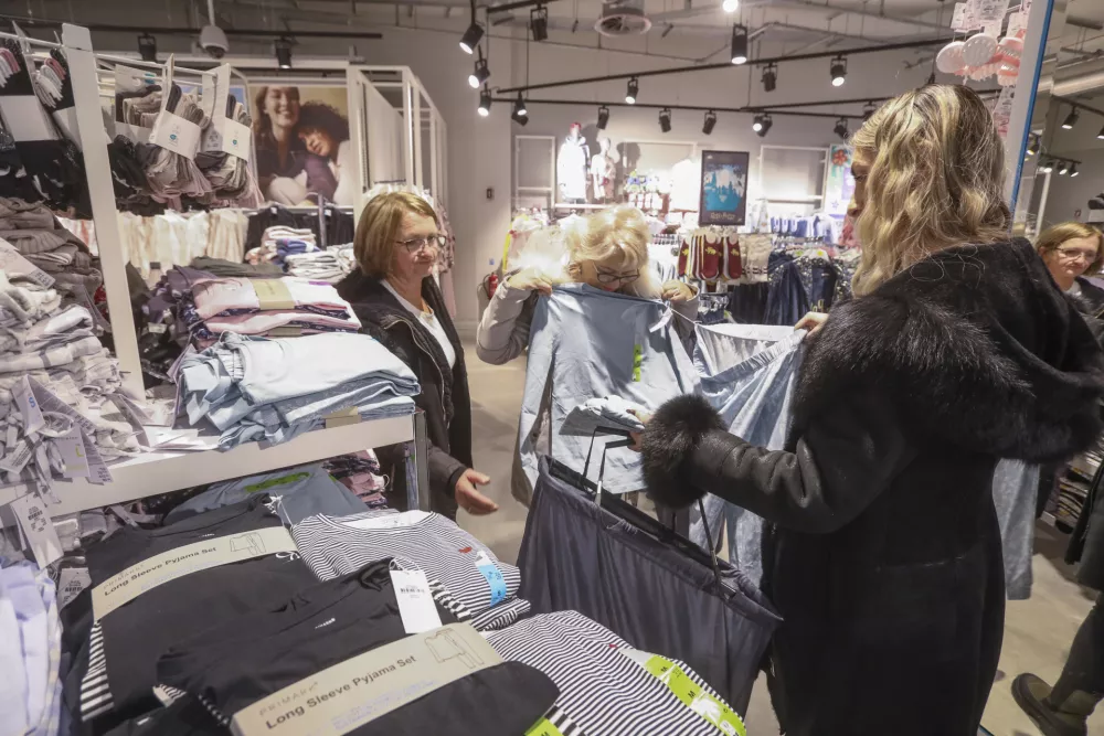 30.11.2024 - Primark je mednarodni trgovec, ki ponuja najnovejšo modo - trgovina za oblačili - obleke - FOTO: LUKA CJUHA