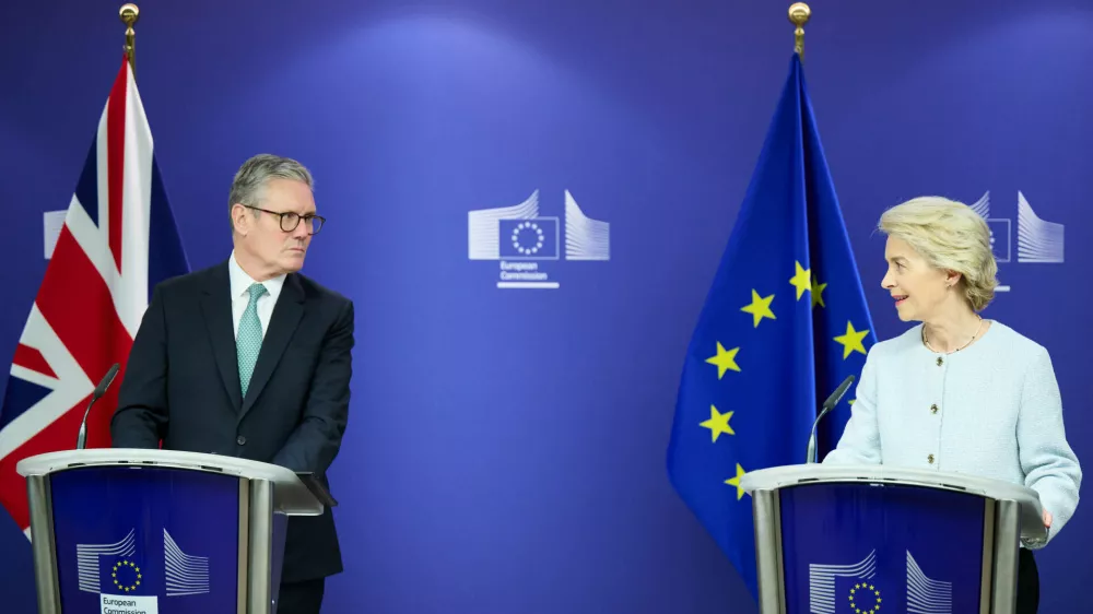 BRUSSELS, BELGIUM - OCTOBER 02: (----EDITORIAL USE ONLY - MANDATORY CREDIT - 'EUROPEAN COMMISSION / POOL' - NO MARKETING NO ADVERTISING CAMPAIGNS - DISTRIBUTED AS A SERVICE TO CLIENTS----) European Commission President Ursula von der Leyen (R) and British Prime Minister Sir Keir Starmer (L) hold a joint press conference in after their meeting in Brussels, Belgium on October 02, 2024. European Commission / Pool / Handout / AnadoluNo Use USA No use UK No use Canada No use France No use Japan No use Italy No use Australia No use Spain No use Belgium No use Korea No use South Africa No use Hong Kong No use New Zealand No use Turkey