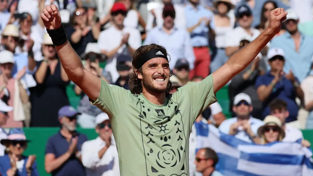 Tennis - ATP Masters 1000 - Monte Carlo Masters - Monte-Carlo Country Club, Roquebrune-Cap-Martin, France - April 17, 2022 Greece's Stefanos Tsitsipas celebrates winning the final match against Spain's Alejandro Davidovich Fokina REUTERS/Denis Balibouse