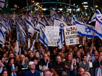 People take part in a demonstration against Israeli Prime Minister Benjamin Netanyahu and his nationalist coalition government's judicial overhaul, in Tel Aviv, Israel April 29, 2023. REUTERS/Corinna Kern