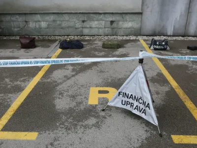 ﻿- simbolična fotografija - rezervirano parkirišče - - - 13.04.2018 - Finančna uprava RS (FURS) - Dan odprtih vrat uradov Finančne uprave RS -  //FOTO: Luka Cjuha.