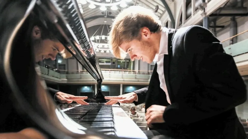 Pianist Nejc Kamplet F osebni arhiv