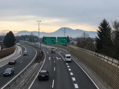 - 13.01.2023 - Zahodna ljubljanska obvoznica, razcep Kozarje. //FOTO: Bojan Velikonja