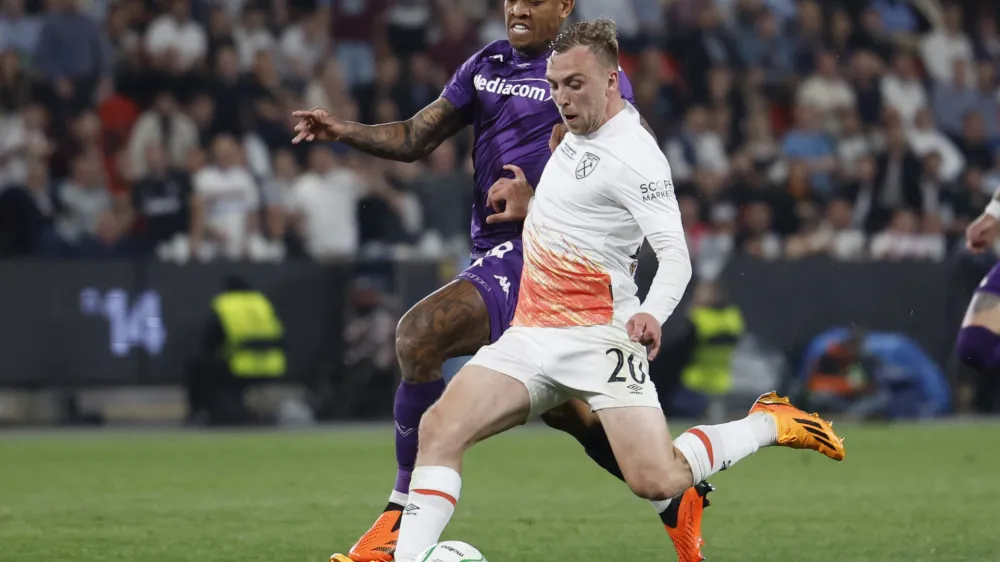 Soccer Football - Europa Conference League - Final - Fiorentina v West Ham United - Eden Arena, Prague, Czech Republic - June 7, 2023 West Ham United's Jarrod Bowen scores their second goal REUTERS/David W Cerny