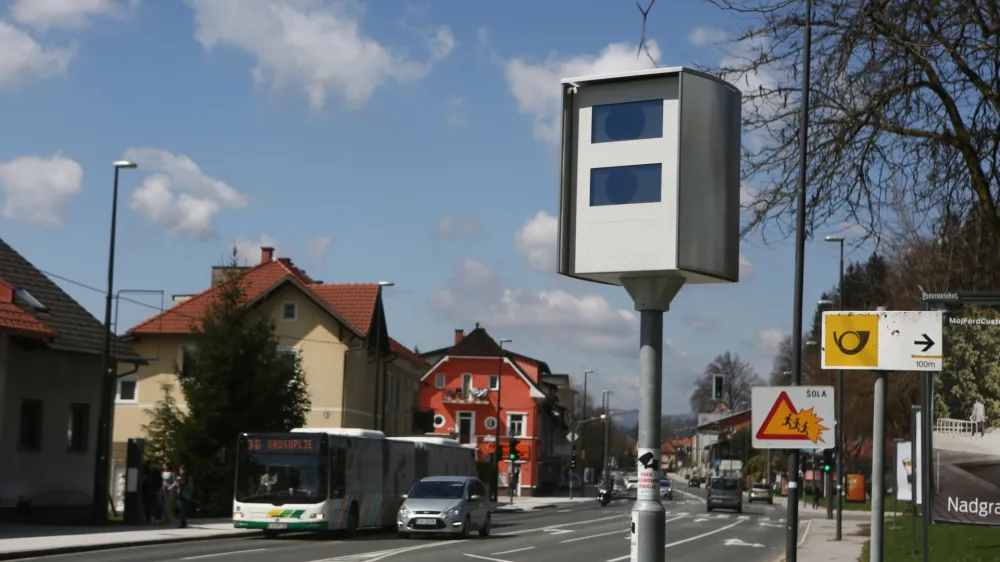 - 06.04.2018  Super radar - Dolenjska cesta - promet//FOTO: Luka Cjuha.