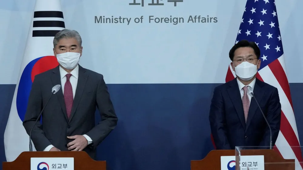 South Korea's Special Representative for Korean Peninsula Peace and Security Affairs Noh Kyu-duk, speaks as U.S. Special Representative for North Korea, Sung Kim, listens during a briefing at the Foreign Ministry in Seoul, South Korea, April 18, 2022. Ahn Young-joon/Pool via REUTERS