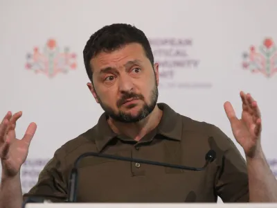 Ukraine's President Volodymyr Zelenskiy attends a press conference during a meeting of the European Political Community at Mimi Castle in Bulboaca, Moldova June 1, 2023. REUTERS/Vladislav Culiomza