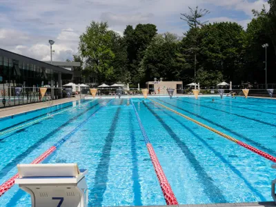 Mestna občina Ljubljana namerava v letošnjem letu nameniti 100.000 evrov za sanacijo otroškega bazena ter prenovo in razširitev bazenske ploščadi. 