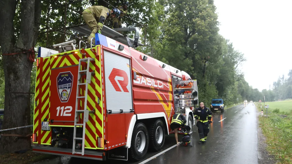 Reka unica- 26.07.2022 – kritično stanje vodooskrbe v slovenski Istri – prispeli prvi tovornjaki s cisternami surove vode iz reke Unice v vodarno Rižanskega vodovoda v Cepkih pri Dekanih.  //FOTO: Luka Cjuha