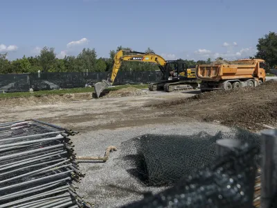 Mestna občina Ljubljana pokopališče Žale širi na območju, kjer je bilo še pred nekaj meseci makadamsko parkirišče.