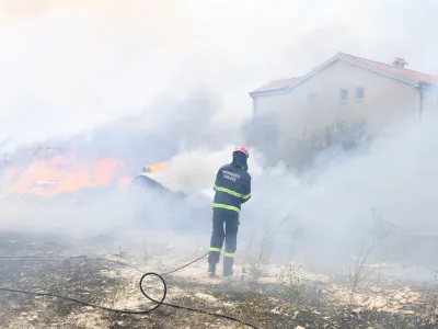 13.07.2023.,Sibenik - U gašenju požara otvorenog prostora koji je izbio na lokaciji Grebaštica u Šibensko-kninskoj županiji, trenutno sudjeluje 79 vatrogasaca sa 28 vatrogasnih vozila, Intervencijska vatrogasna postrojba Šibenik, 3 protupožarna zrakoplova Canadair CL-415, 2 protupožarna zrakoplova Air Tractor. Photo: Hrvoje Jelavic/PIXSELL