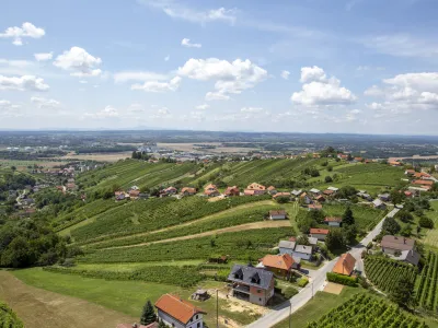 - 15.7.2019 - stolp Vinarium, Dolgovake Gorice, Lendava - tema razvitosti krajev na obeh straneh slovensko-hrvake mejeFoto: Matja Rut