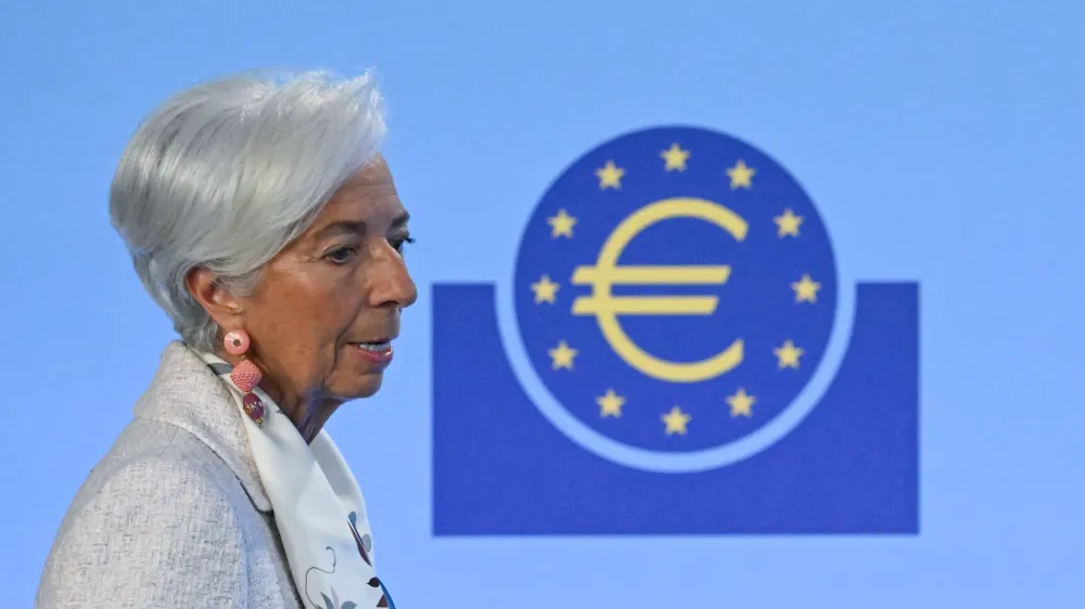 27 July 2023, Hesse, Frankfurt: Christine Lagarde, President of the European Central Bank (ECB), arrives at the press conference. Photo: Arne Dedert/dpa