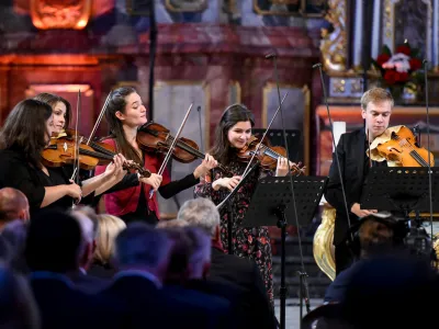 Festivalski baročni orkester, ki ga pretežno sestavljajo slovenski glasbeniki na zgodovinskih glasbilih, bo na drugem koncertu Festivala Radovljica 7. avgusta izvedel Scarlattijev oratorij Judita.