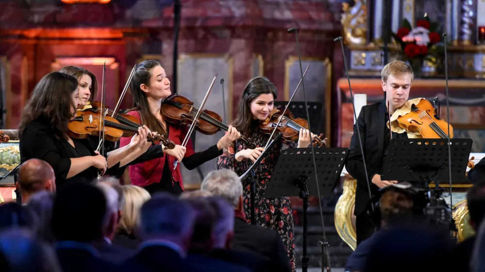 Festivalski baročni orkester, ki ga pretežno sestavljajo slovenski glasbeniki na zgodovinskih glasbilih, bo na drugem koncertu Festivala Radovljica 7. avgusta izvedel Scarlattijev oratorij Judita.