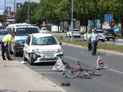 Med vzroki nesreč izstopata neprilagojena hitrost in neupoštevanje prednosti.