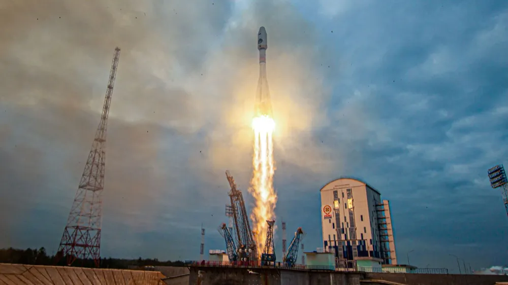 A Soyuz-2.1b rocket booster with a Fregat upper stage and the lunar landing spacecraft Luna-25 blasts off from a launchpad at the Vostochny Cosmodrome in the far eastern Amur region, Russia, August 11, 2023. Roscosmos/Vostochny Space Centre/Handout via REUTERS ATTENTION EDITORS - THIS IMAGE HAS BEEN SUPPLIED BY A THIRD PARTY. MANDATORY CREDIT.