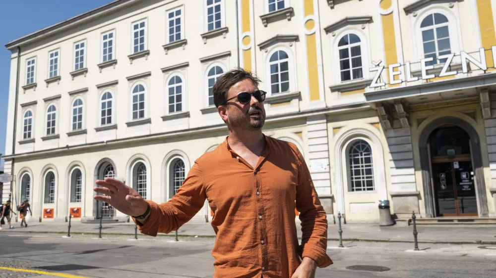 - 21.08.2023 - Rok Žnidaršič, arhitekt - mestni urbanist Ljubljane in ljubljanski podžupan od leta 2023 zadolžen za področje urbanizma, mestni svetnik Liste Zorana Jankovića, vodja arhitekturnega ateljeja Medprostor //FOTO: Nik Erik Neubauer