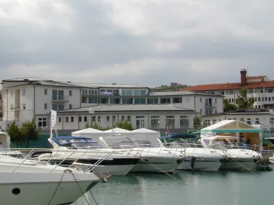 Marina Izola, 