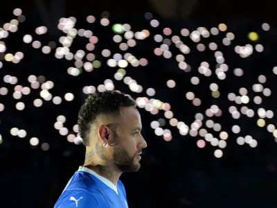 Soccer Football - Saudi Pro League - Al-Hilal v Al-Feiha - King Fahd International Stadium, Riyadh, Saudi Arabia - August 19, 2023 New signing Al-Hilal's Neymar is presented to the fans inside the stadium before the match REUTERS/Ahmed Yosri