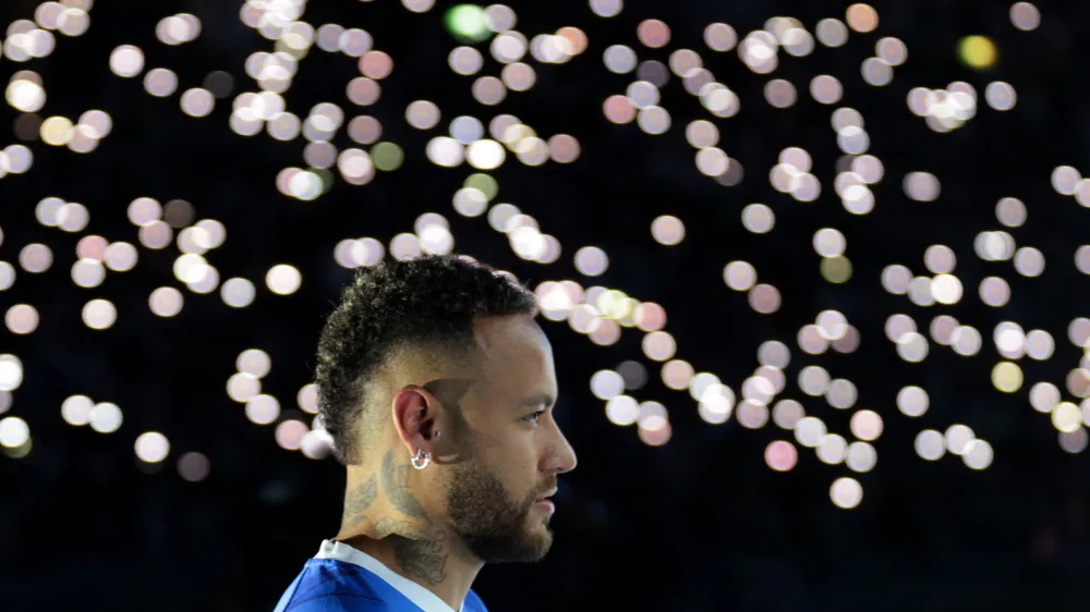 Soccer Football - Saudi Pro League - Al-Hilal v Al-Feiha - King Fahd International Stadium, Riyadh, Saudi Arabia - August 19, 2023 New signing Al-Hilal's Neymar is presented to the fans inside the stadium before the match REUTERS/Ahmed Yosri