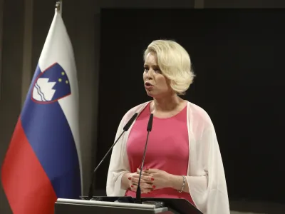  predsednica DZ mag. Urška Klakočar Zupančič- 06.07.2023 - izjava ministrice za javno upravo Sanje Ajanović Hovnik ter predsednice Državnega zbora mag. Urške Klakočar Zupančič na temo plačnega dogovora s sodno vejo oblasti. //FOTO: Luka Cjuha