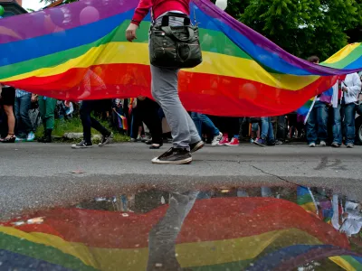 - Parada ponosa 2012 - pod geslom Naprej v srednji vek  //FOTO: Tomaž Zajelšnik