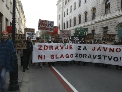 - 07.04.2023 - Protestni shod iniciative Glas ljudstva na Svetovni dan zdravja - Pohod za javno zdravstvo z Javno tribuno –zahtevali interventni zakon, v katerem predlagajo rešitve za krepitev javnega zdravstva - paket dveh zakonskih sprememb, ukinitev dopolnilnega zdravstvenega zavarovanja in predlog za pravičnejši davek - protest //FOTO: Luka Cjuha