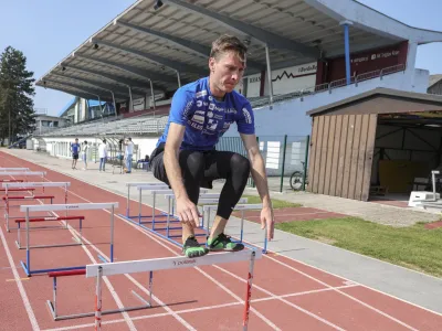 Anže Lanišek- 29.05.2023 - moška reprezentanca v smučarskih skokih - kondicijski trening na stadionu v Kranju – smučarski skakalci - //FOTO: Jaka Gasar