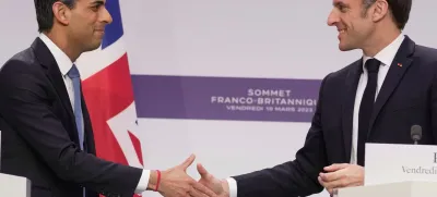 Britanski premier Sunak je francoskemu predsedniku Macronu obljubil 500 milijonov funtov za preprečevanje nezakonitih migracij na Otok. Foto: Reuters