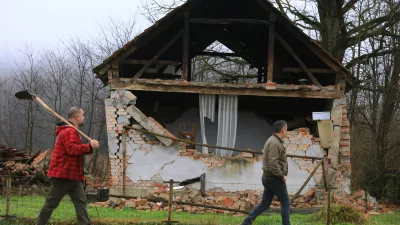 ﻿potres hrvaška petrinja / Foto: Andrej Petelinšek, Večer