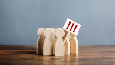 Ljudje kot največji problem doživljajo eno, politiki drugo. / Foto: Istock