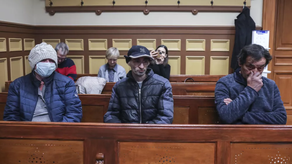 - 28.11.2022 – sojenje Čop Tanji, Skopec Urošu, Mikulin Sandiju, Pavlović Brankotu in Novak Eriki zaradi goljufije in pranja denarja - oškodovali naj bi britansko medijsko korporacijo BBC za 336.000 evrov,  //FOTO: Jaka Gasar