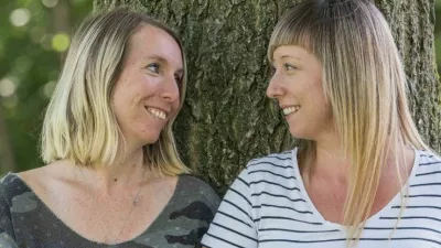 Jessica Baumgartner-Derler (na fotografiji levo) in Doris Grünwald sta bili oktobra 1990 žrtvi zamenjave novorojenčkov v graški porodnišnici. Prvič sta se srečali septembra letos. F Instagram, zajem zaslona