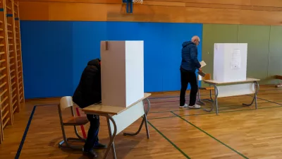 - Volišče OŠ Polje,- 23.11.2025. - Zakonodajni referendum o Pomoči pri prostovoljnem končanju življenja.//FOTO: Bojan Velikonja