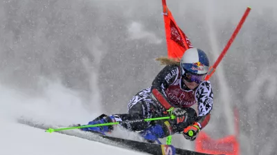 Dec 6, 2025; Mont-Tremblant, Quebec, CANADA; Alice Robinson of New Zealand during the PwC Tremblant alpine skiing World Cup at Mont-Tremblant Ski Resort. Mandatory Credit: Eric Bolte-Imagn Images