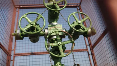 - naftno-plinsko polje Peti&scaron;ovci pri Lendavi - vrtine - črpali&scaron;če - pridobivanje plina - fracking  - 23.03.2015 Pomurje/Lendava - britanska družba za raziskovanje nafte in plina, Ascent Resources, ki v okolici Lendave že več let raziskuje nahajali&scaron;ča plina,///FOTO: Luka CjuhaOPOMBA: ZA OBJAVO V PRILOGI &ndash; DNEVNIKOV OBJEKTIV - REPORTAŽA 2015