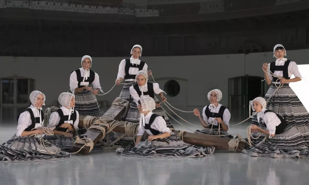 Plesna predstava Sonoma, koreografija Marcos Morau