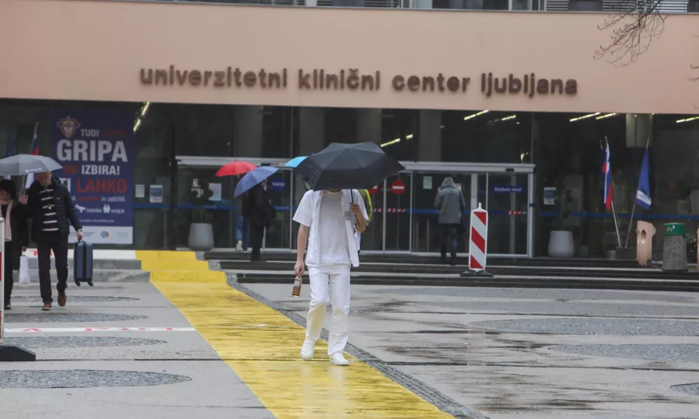 - glavna stavba UKC &ndash; Unverzitetni klinični center v Ljubljanit,- 01.03.2024 &ndash; stavka zdravnikov - začeli uveljavljati umiki soglasij zdravnikov za nadurno delo, s čimer Fides zaostruje stavko, ki poteka že sedem tednov. //FOTO: Bojan Velikonja
