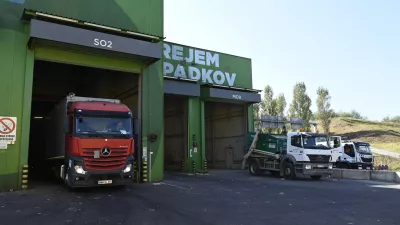 - mehanska obdelava odpadkov -- 11.09.2023 - Regijski center za ravnanje z odpadki RCERO Ljubljana - deponija Barje, Cesta dveh cesarjev 101 //FOTO: Nik Erik Neubauer